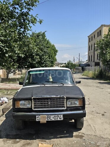 LADA (VAZ) 2107-1
