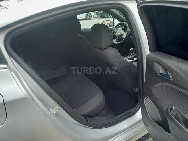 Chevrolet Cruze-10