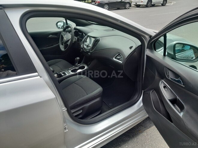 Chevrolet Cruze-9