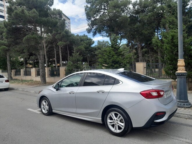 Chevrolet Cruze-2