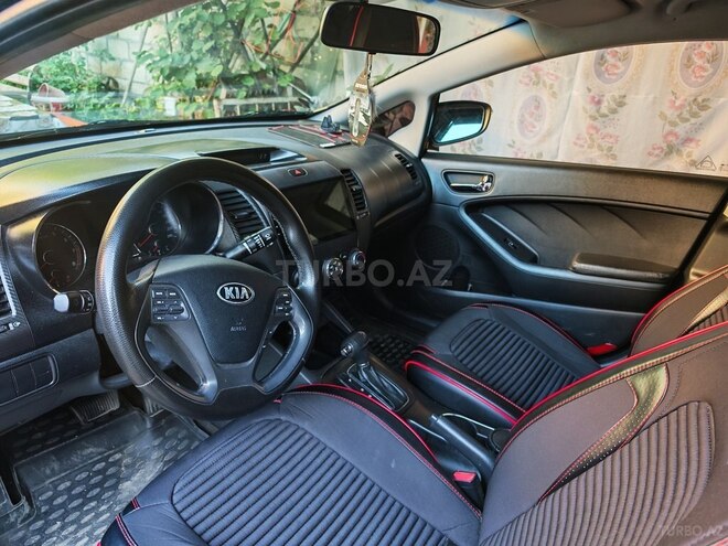 Kia Cerato-5
