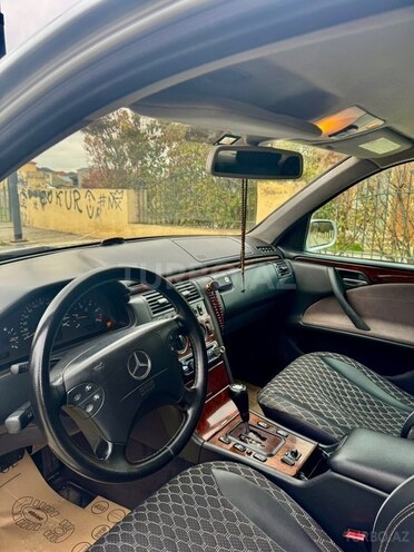 Mercedes E 220-4
