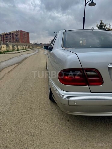 Mercedes E 220-9