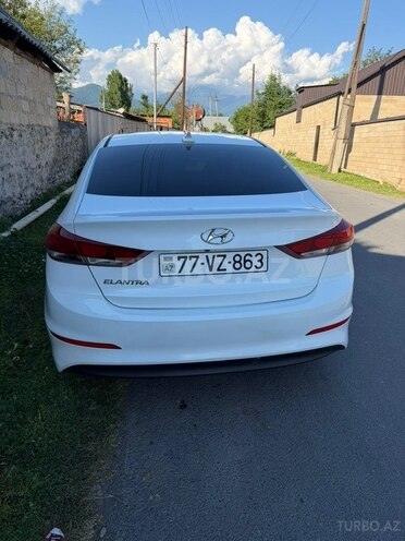 Hyundai Elantra-2