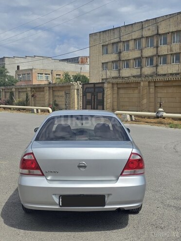 Nissan Sunny-3
