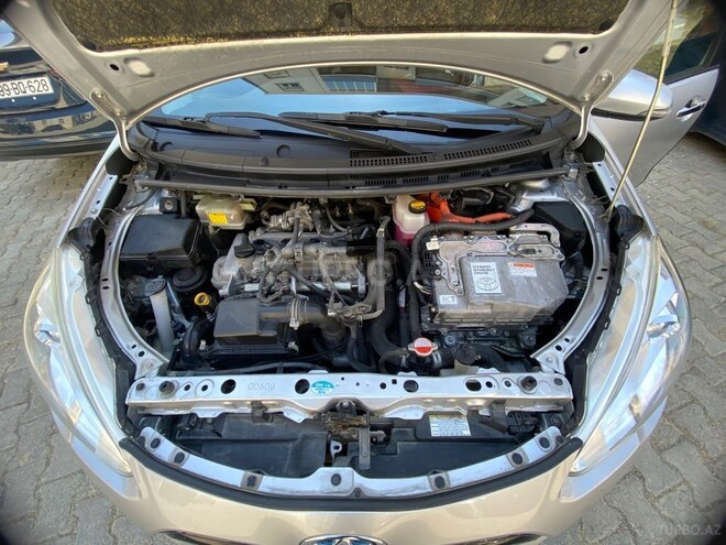 Toyota Aqua-9