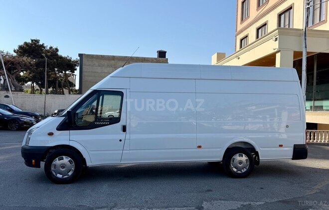 Ford Transit-7
