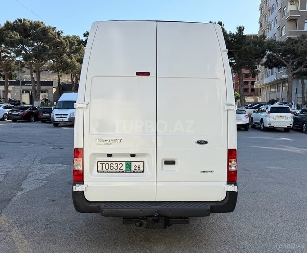 Ford Transit-3