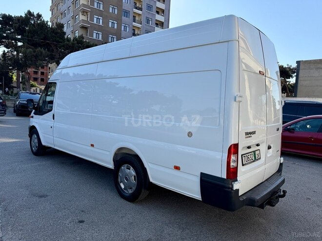 Ford Transit-4