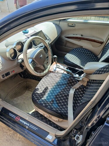 Nissan Maxima-6