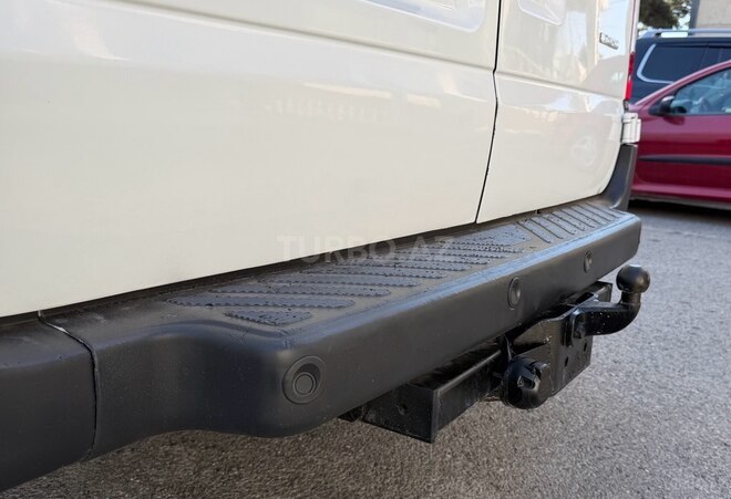 Ford Transit-8