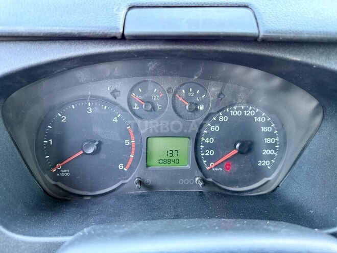 Ford Transit-17