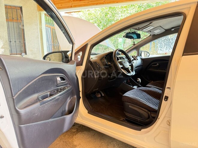 Kia Rio-10