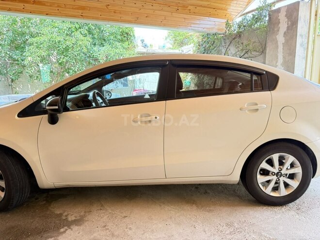Kia Rio-17
