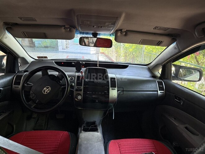 Toyota Prius-7