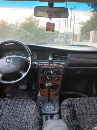 Opel Vectra-9