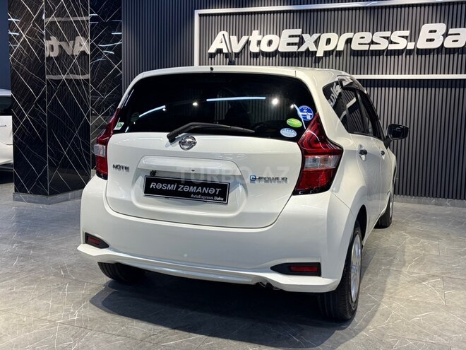 Nissan Note-5