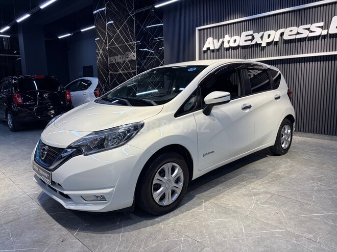 Nissan Note-8