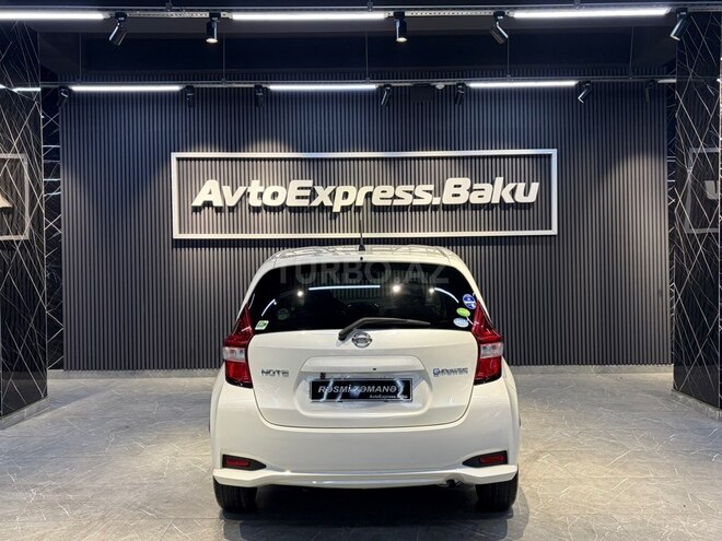 Nissan Note-7
