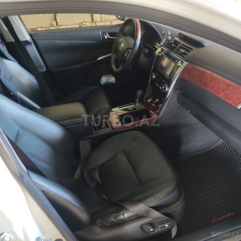 Toyota Camry-4