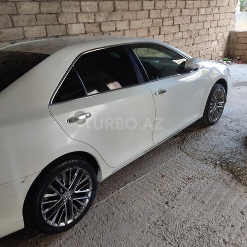 Toyota Camry-5