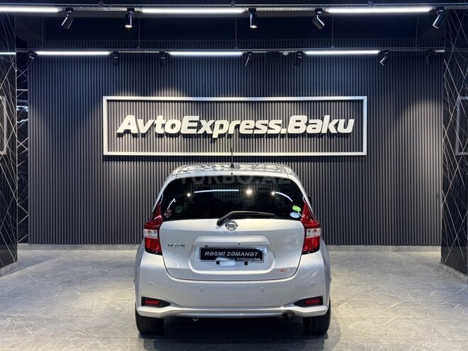 Nissan Note-7