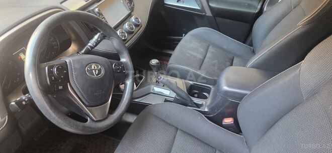 Toyota RAV4-6