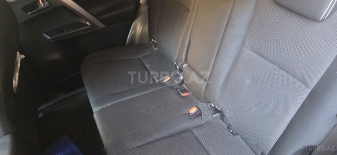 Toyota RAV4-8