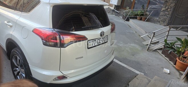 Toyota RAV4-4