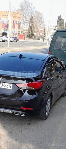 Hyundai Elantra-3