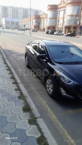 Hyundai Elantra-2