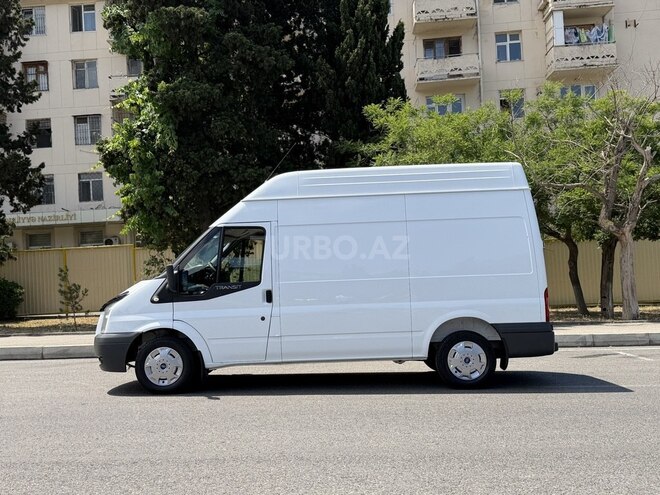 Ford Transit-6
