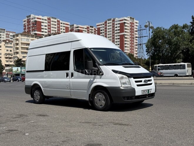 Ford Transit-5