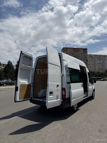 Ford Transit-11