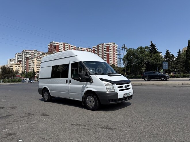 Ford Transit-3