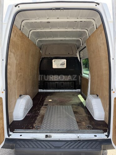Ford Transit-17
