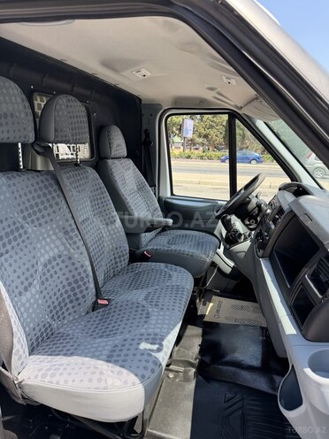 Ford Transit-19