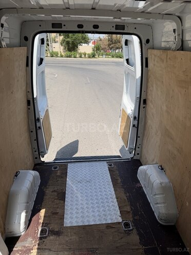 Ford Transit-14