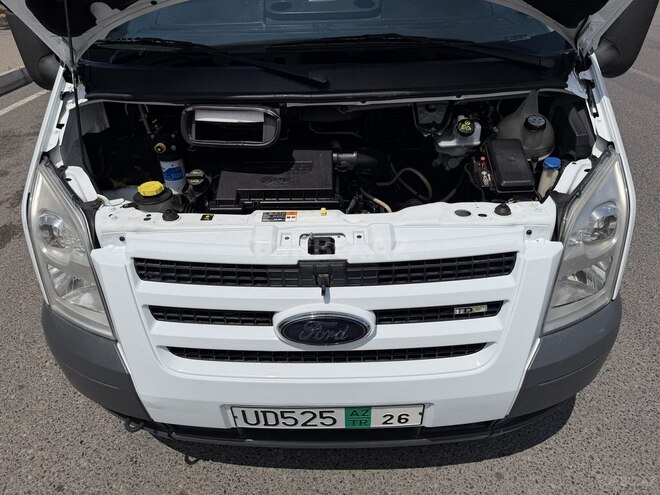 Ford Transit-21
