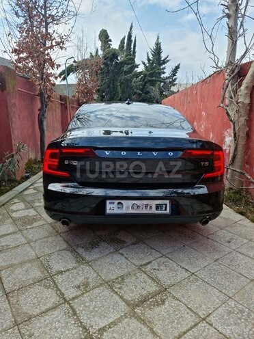 Volvo S90-4