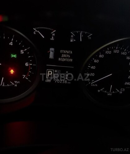 Toyota Land Cruiser-6