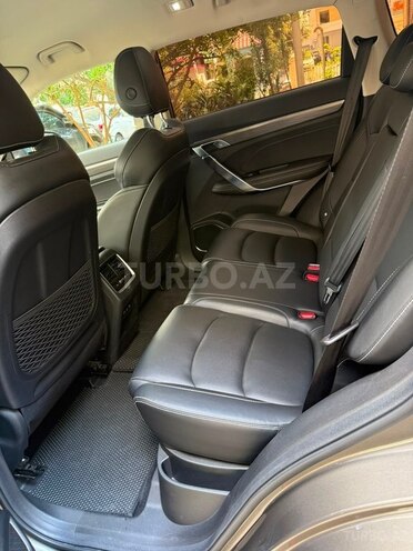 Geely Atlas Pro-7