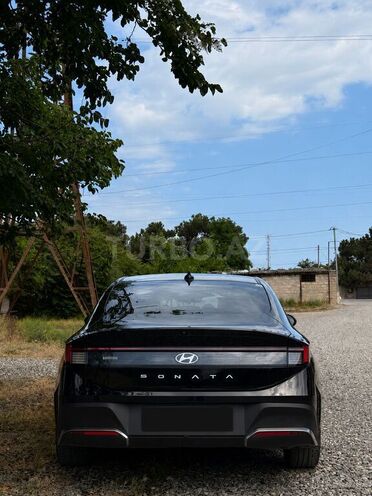 Hyundai Sonata-4