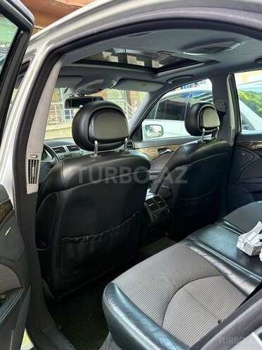 Mercedes E 270-2