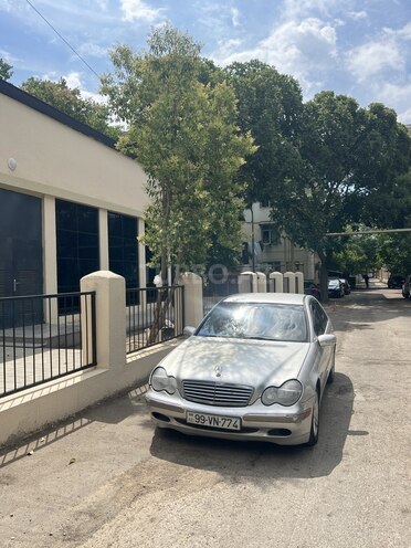 Mercedes C 230-1