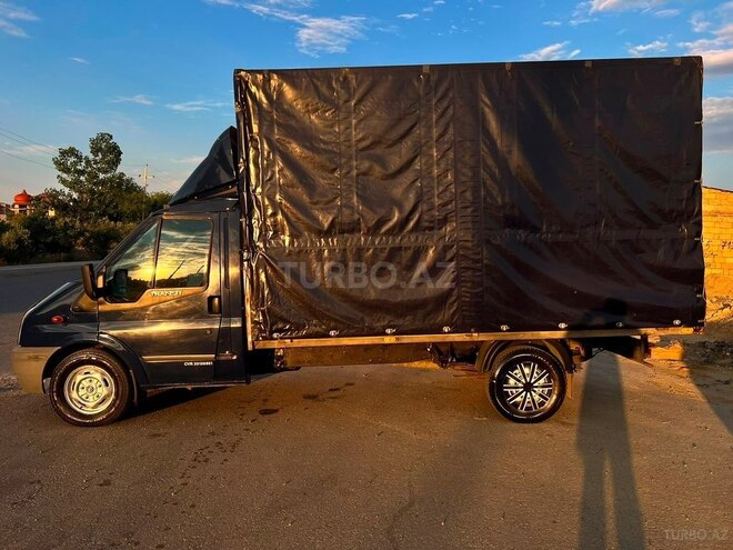 Ford Transit-6