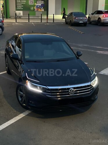 Volkswagen Jetta-1