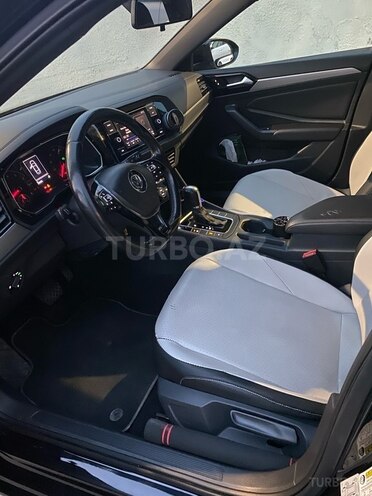 Volkswagen Jetta-10
