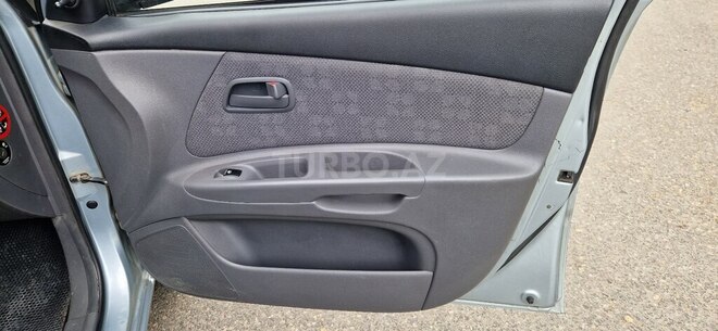Kia Rio-12