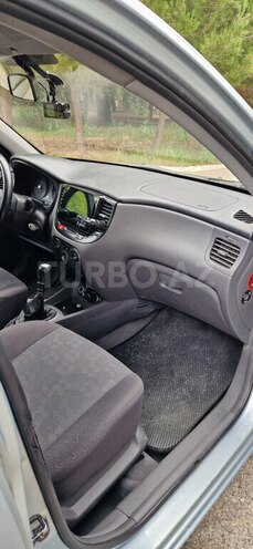 Kia Rio-13